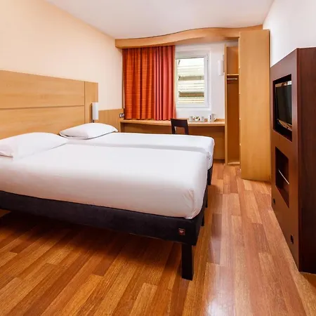 Ibis Centre