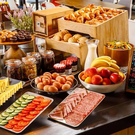 ホテル イビス センター 3*