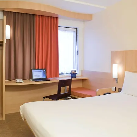 ホテル イビス センター