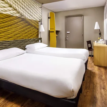 Ibis Centre Hotel 3*